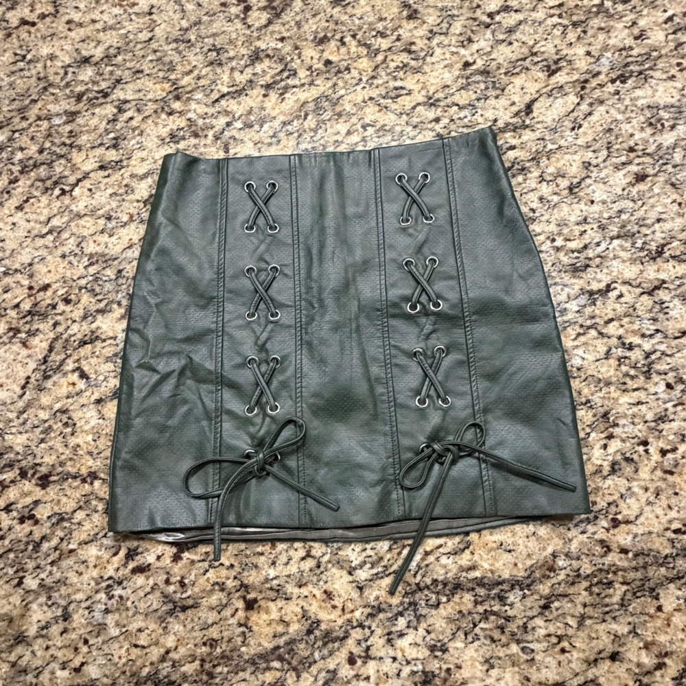 Shinestar Womens Forest Green Faux Leather Lace Up Mini Skirt Size M Side Zip